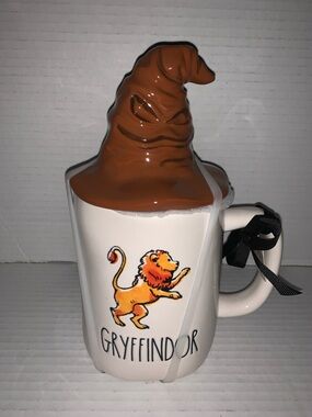 Rae Dunn Gryffindor Lion Ceramic Mug with Sorting Hat Lid NEW